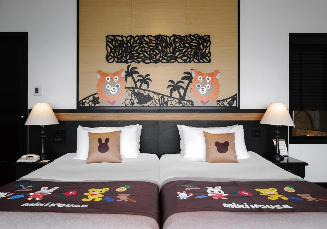 אונה Hotel Monterey Okinawa Spa & Resort מראה חיצוני תמונה A room at the hotel