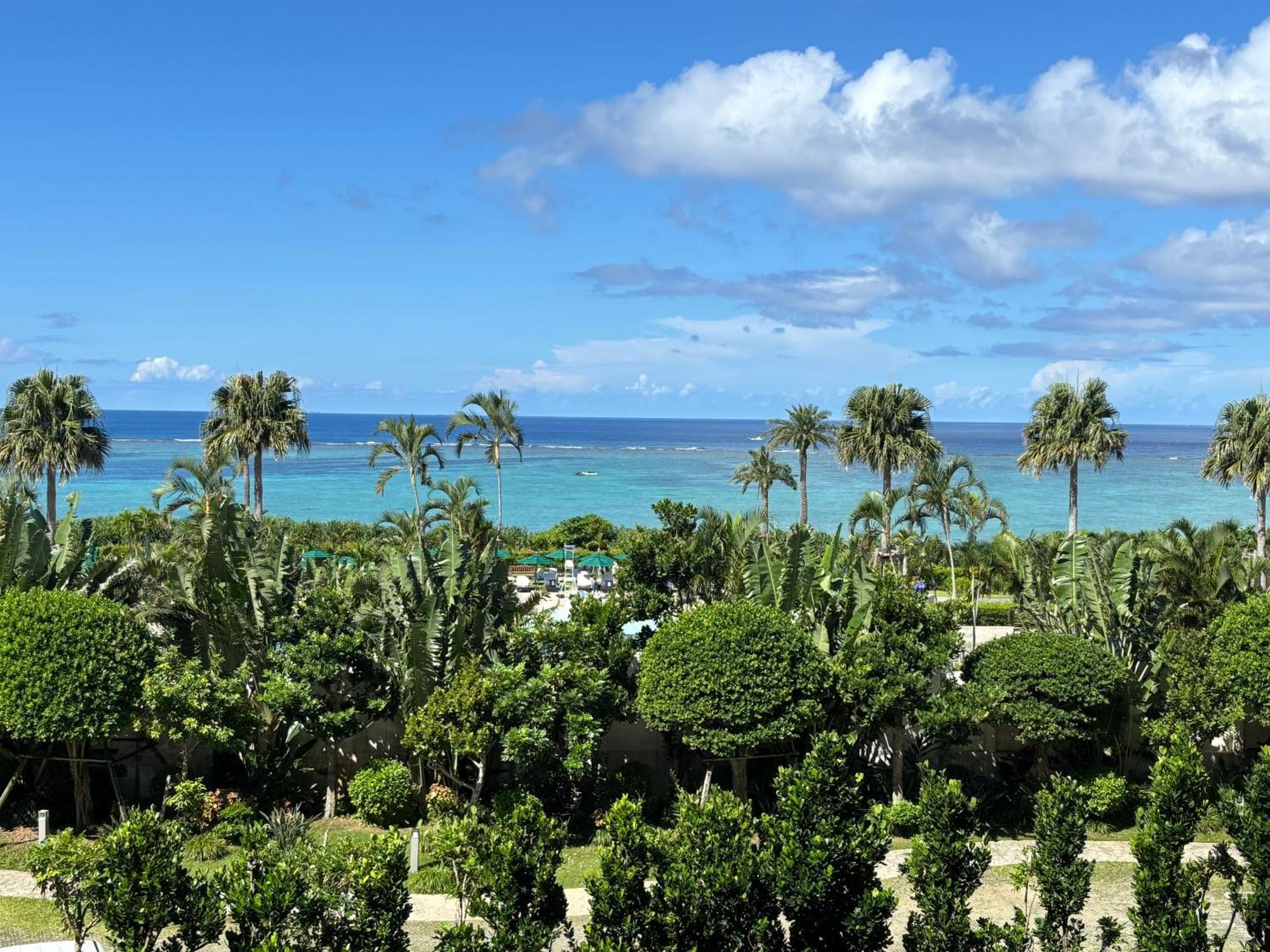 אונה Hotel Monterey Okinawa Spa & Resort מראה חיצוני תמונה View of the sea from the hotel